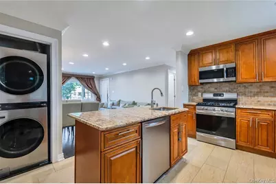 531 Old Country Road, Plainview, NY 11803 - Photo 6