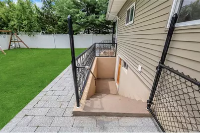 531 Old Country Road, Plainview, NY 11803 - Photo 26