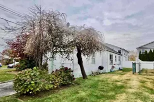 372 Jackson Ave, Mineola, NY 11501 - Photo 2