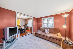 59 Robertson Rd, Lynbrook, NY 11563 - Photo 8