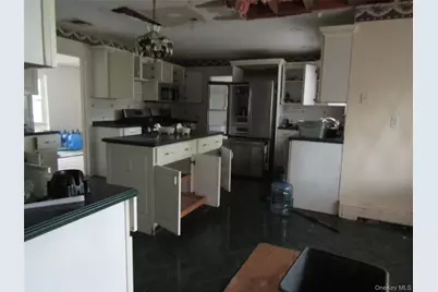 5 Wynville, Coram, NY 11727 - Photo 4