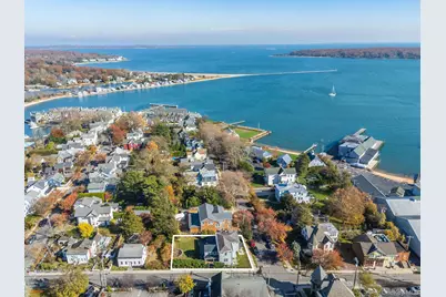 168 Bay Avenue, Greenport, NY 11944 - Photo 2