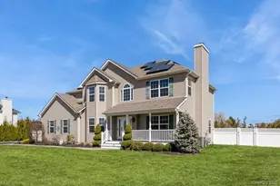 49 Calverton (Canterbury) Ct, Wading River, NY 11792 - Photo 2