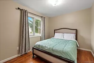 2261 Willow St, Wantagh, NY 11793 - Photo 12