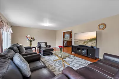 2261 Willow Street, Wantagh, NY 11793 - Photo 4