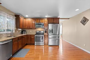 2261 Willow St, Wantagh, NY 11793 - Photo 8