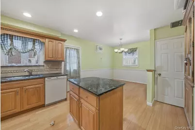 11 Woodbine Street, Yonkers, NY 10704 - Photo 8