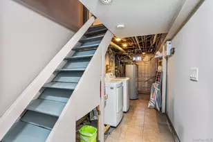 151-35 20th Rd, Whitestone, NY 11357 - Photo 10