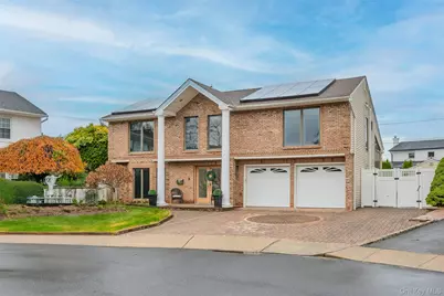 709 Demott Court, Westbury, NY 11590 - Photo 2