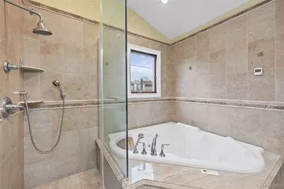 709 Demott Court, Westbury, NY 11590 - Photo 18