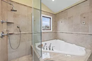 709 Demott Ct, Westbury, NY 11590 - Photo 18