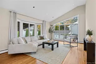 709 Demott Ct, Westbury, NY 11590 - Photo 14