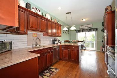 11 Macintosh, Selden, NY 11784 - Photo 6