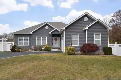 11 Macintosh, Selden, NY 11784 - Photo 1