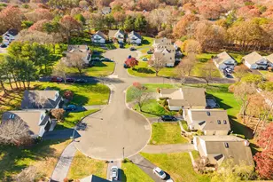 19 Saddlebrook Ct, Middle Island, NY 11953 - Photo 32