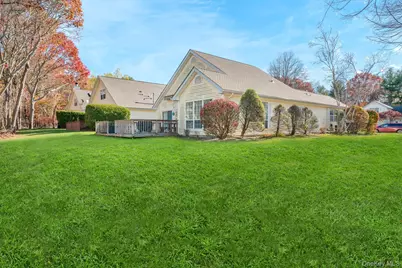 19 Saddlebrook Court, Middle Island, NY 11953 - Photo 4