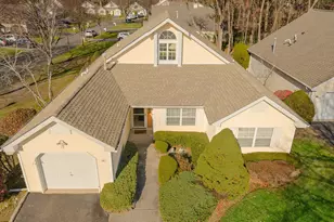 19 Saddlebrook Ct, Middle Island, NY 11953 - Photo 38