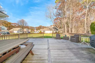 19 Saddlebrook Ct, Middle Island, NY 11953 - Photo 8