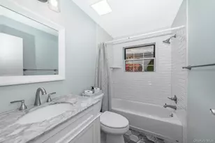 19 Saddlebrook Ct, Middle Island, NY 11953 - Photo 10