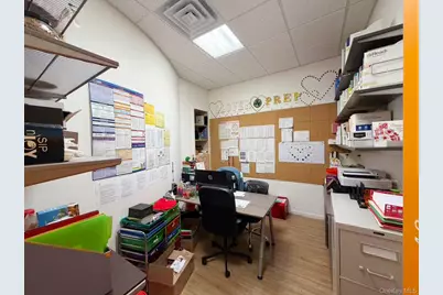 192-11 Union Tpke, Fresh Meadows, NY 11366 - Photo 8