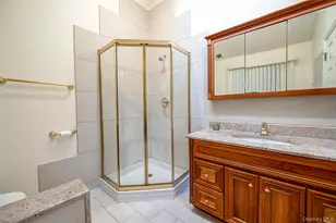 4 Cedar Rdg Ln, Bay Shore, NY 11706 - Photo 12