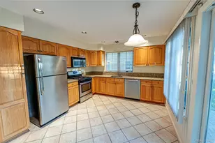 4 Cedar Rdg Ln, Bay Shore, NY 11706 - Photo 10