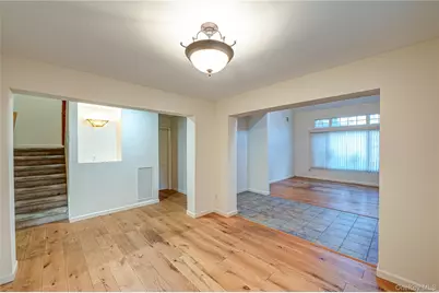 4 Cedar Ridge Lane, Bay Shore, NY 11706 - Photo 4