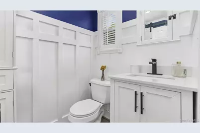 16 Clement Street, Glen Cove, NY 11542 - Photo 24