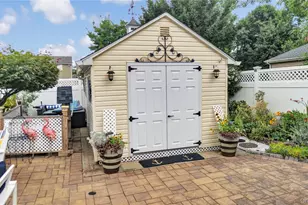 16 Clement St, Glen Cove, NY 11542 - Photo 8