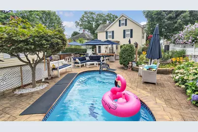 16 Clement Street, Glen Cove, NY 11542 - Photo 38