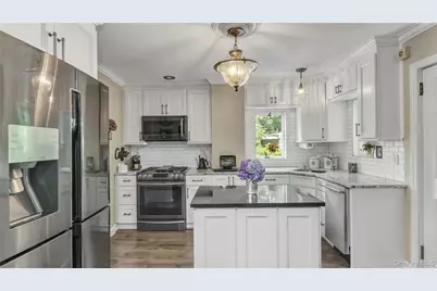 16 Clement Street, Glen Cove, NY 11542 - Photo 20