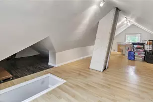 16 Clement St, Glen Cove, NY 11542 - Photo 32