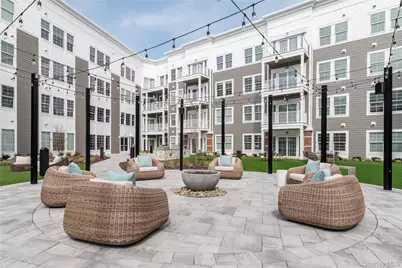 75 E Hoffman Avenue #1003, Lindenhurst, NY 11757 - Photo 4