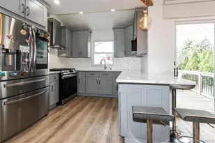 34 Avondale St, Valley Stream, NY 11581 - Photo 8