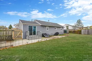 13 Poplar St, Central Islip, NY 11722 - Photo 4