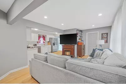 13 Poplar Street, Central Islip, NY 11722 - Photo 10