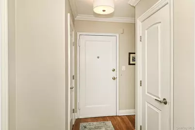 20 Gibson Avenue #3D, Huntington, NY 11743 - Photo 8