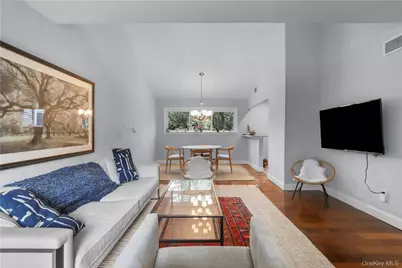 208 Harris Road #EB3, Bedford Hills, NY 10507 - Photo 4