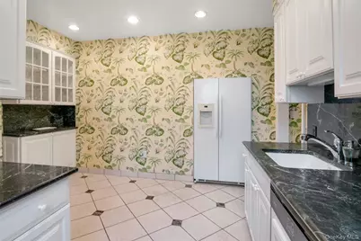 4810 Boston Post Road #2D, Pelham, NY 10803 - Photo 10