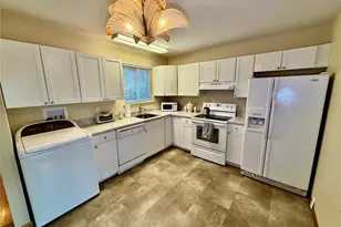 82 Strathmore Gate Dr, Stony Brook, NY 11790 - Photo 4