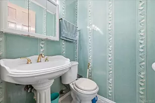 120 Bruce Terrace, Carle Place, NY 11501 - Photo 14