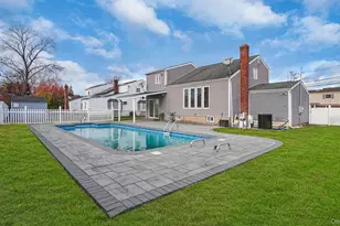 300 W 21st St, Deer Park, NY 11729 - Photo 26