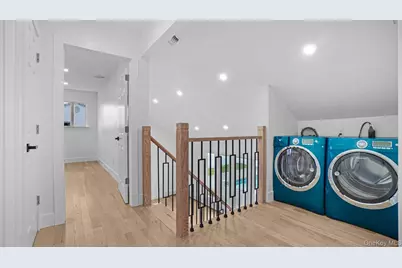 300 W 21st Street, Deer Park, NY 11729 - Photo 16