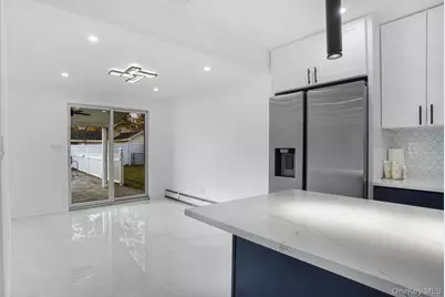 300 W 21st Street, Deer Park, NY 11729 - Photo 10