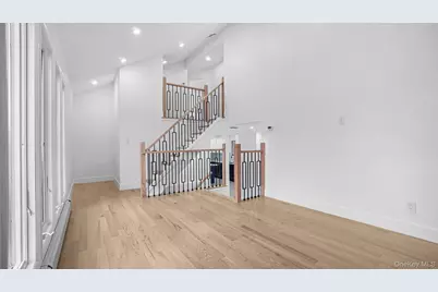 300 W 21st Street, Deer Park, NY 11729 - Photo 2