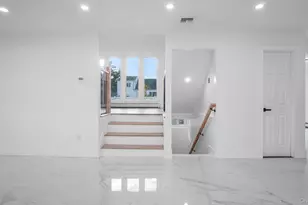 300 W 21st St, Deer Park, NY 11729 - Photo 12