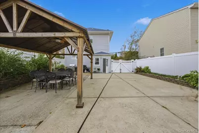 32 Franklin Avenue, Lynbrook, NY 11563 - Photo 26