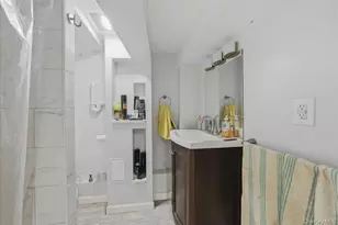 32 Franklin Ave, Lynbrook, NY 11563 - Photo 20