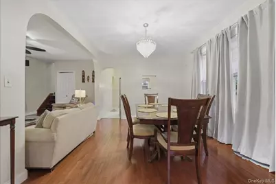 32 Franklin Avenue, Lynbrook, NY 11563 - Photo 8