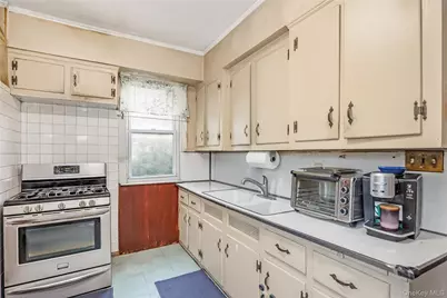 53-13 Seabury Street, Elmhurst, NY 11373 - Photo 12